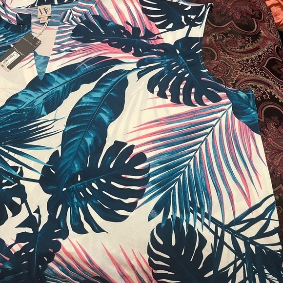 Worthington top/blouse size 5X, colors white turquoise black white pink. - Picture 10 of 13